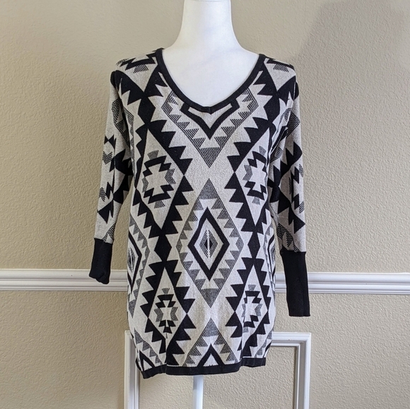 Tobi Aztec Inspo Sweater - Picture 4 of 4